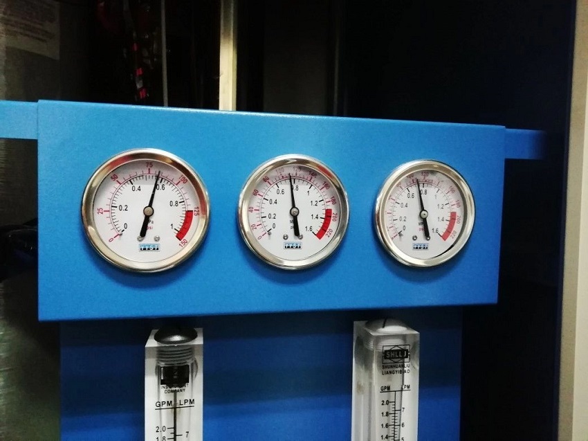 水思源檢驗科純水設(shè)備