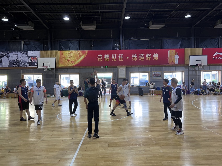 建友誼,展風(fēng)采丨水思源籃球友誼賽|以籃球之名,燃青春之火